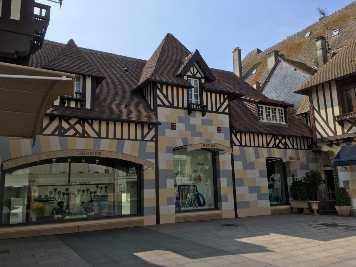 L'Atelier Des Planches Apartment Deauville Bagian luar foto